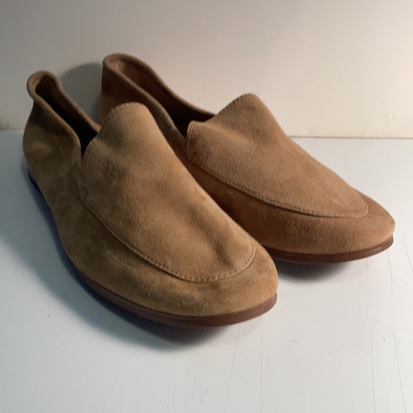 Banana Republic beige suede size 9 ½. Decorative stitching on top. - Picture 2 of 6